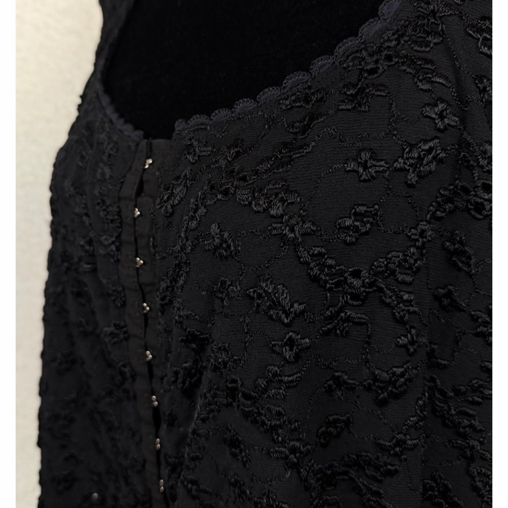 VENEZIA JEANS • Black Floral Embroidered Hook-Eye Corset-Style Tank Top, 26/28 - Picture 6 of 11